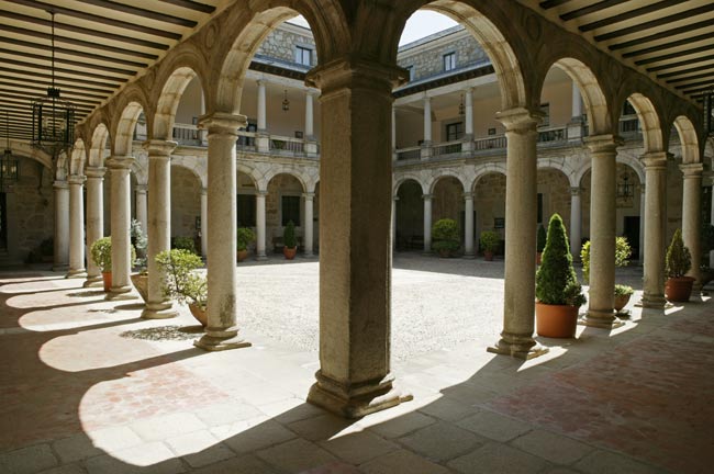 Castillo - Palacio de Magalia Web Oficial de Turismo de la Provincia de Ávila